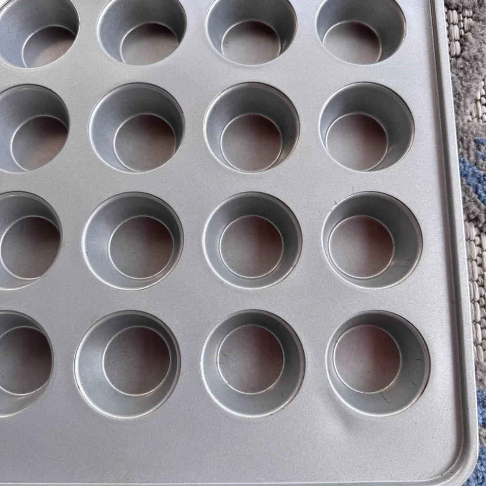 Baker’s Best‎ Bake More Bakeware 48 Cavity Mini Muffin Pan #2105-1361